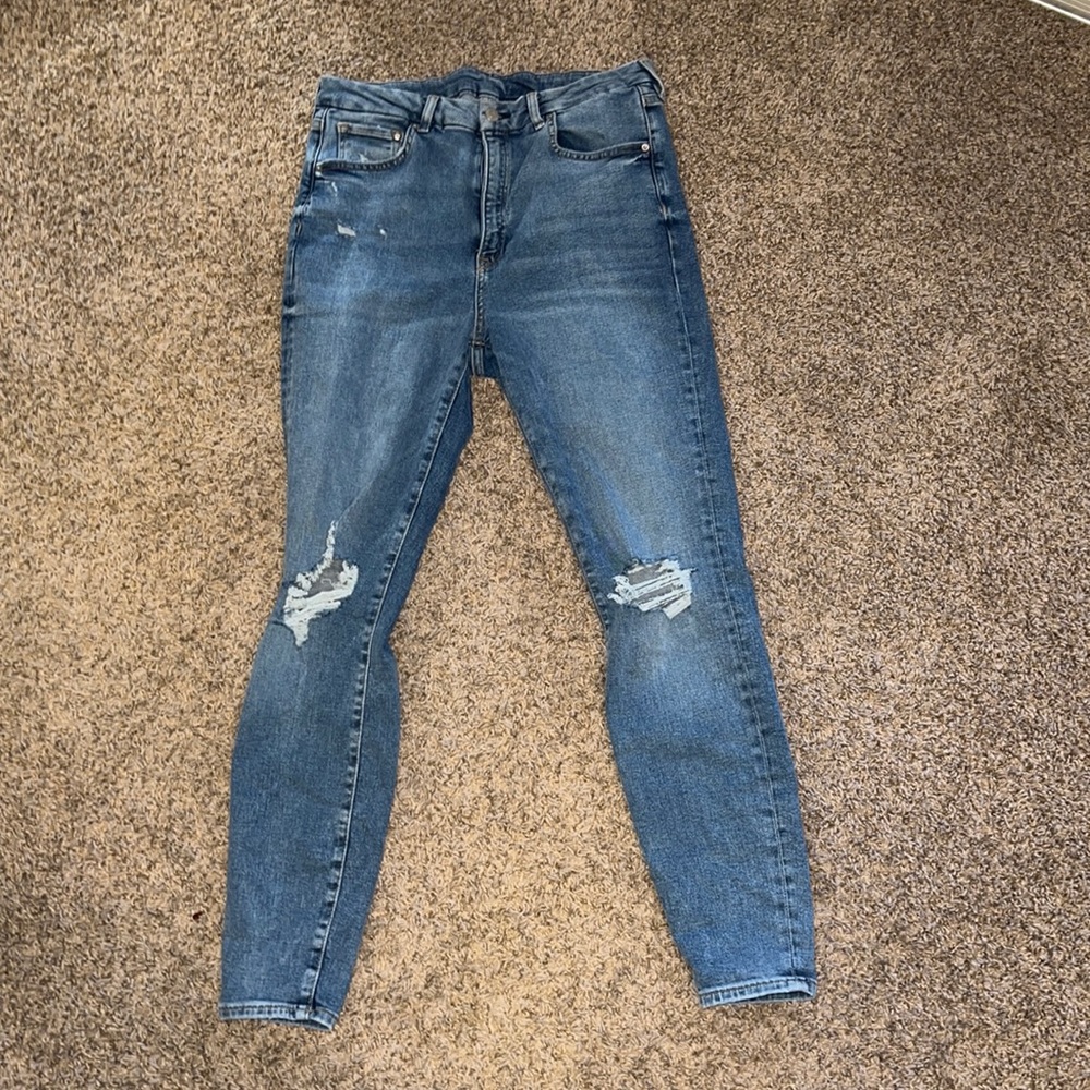 H&M jeans distressed